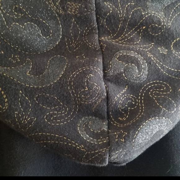 Vintage Ecko Red Hoodie Black with Gold Details Size Medium - Picture 2 of 5